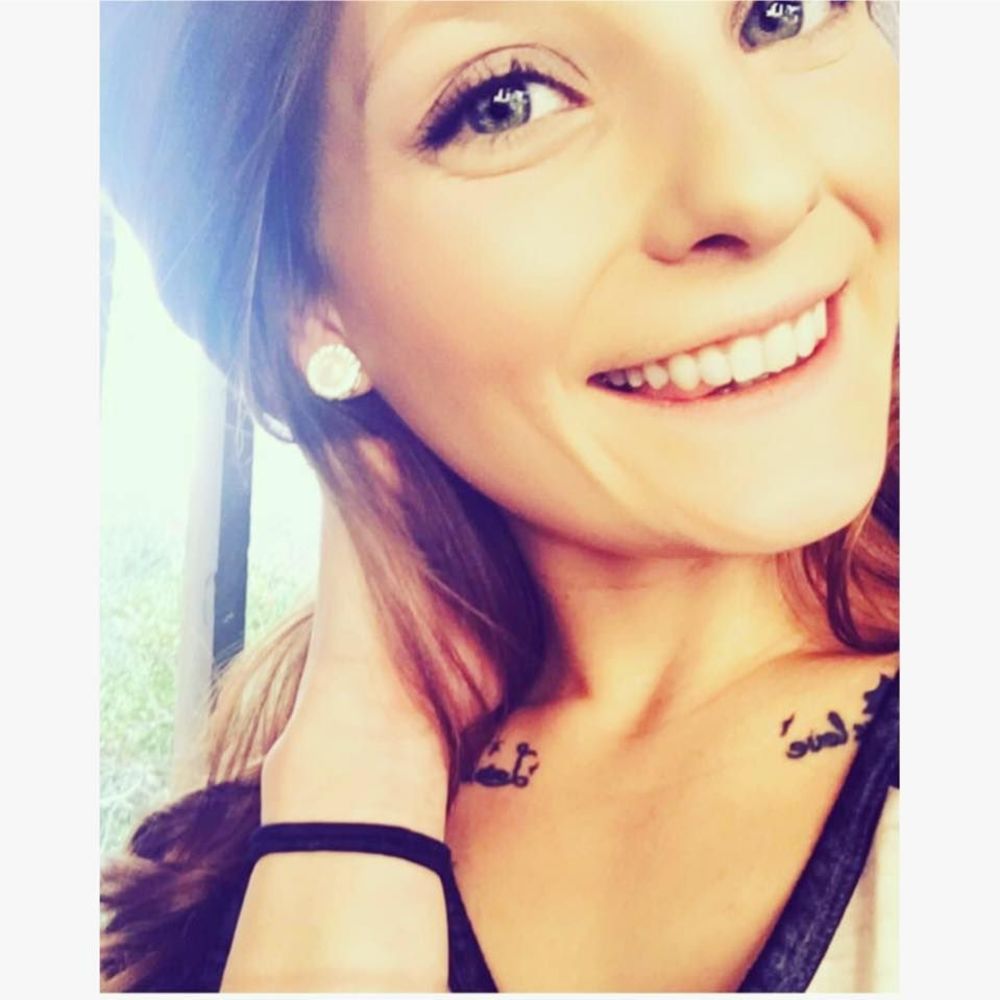 Meet your Posher, Courtney